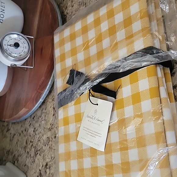 Hearth & Hand Kitchen Hearth And Hand Easy Care Round Tablecloth